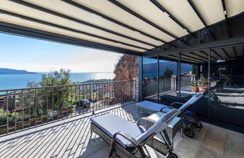 Pulciano Apartment | Discover Residence Virgilio Blue: Pet-Friendly Retreat