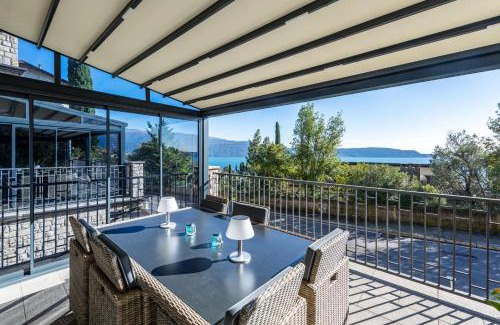 Pulciano Apartment | Experience Comfort at Residence Virgilio Green Hotel