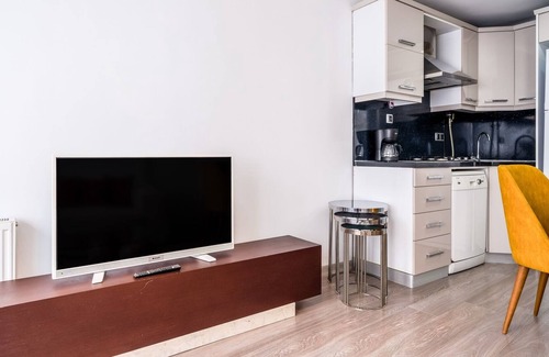 Sakarya Province Apartment | Residence w Pool 5 Min To Vialand Near Golden Horn