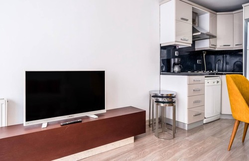 Sakarya Province Apartment | Residence w Pool 5 Min To Vialand Near Golden Horn