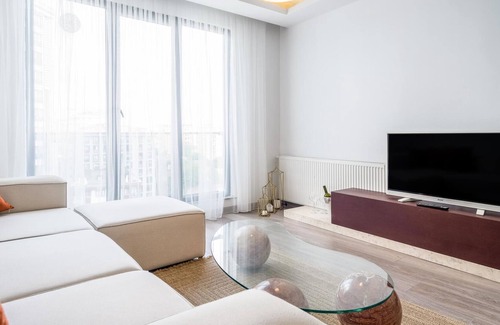 Sakarya Province Apartment | Residence w Pool 5 Min To Vialand Near Golden Horn