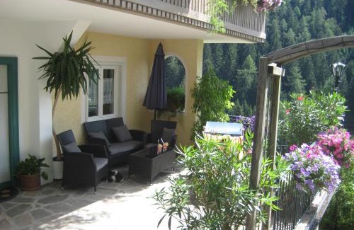 Trodena Apartment | Inviting Residence Wiesenheim: Oceanfront & Pet-Friendly Stay