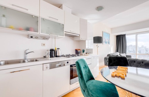 Basaksehir Apartment | Modern Residence with City View Near Mall of Istanbul