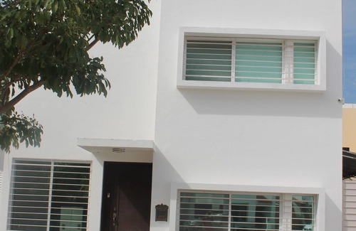 Merida Municipality House | Inviting Retreat with Spa and Hot Tub in Mérida, Yucatán