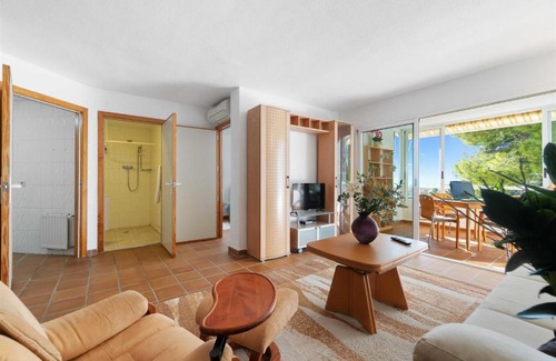 La Colina Apartment | Relax at Residencia Montebello with Pool & Pet-Friendly Perks