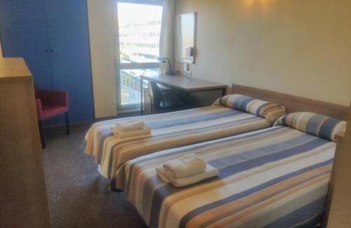 San Vicente Other | Discover Residencia Universitaria Hernan Cortes: Pool & Dining