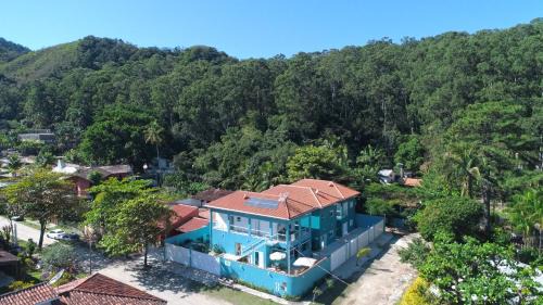 Praia de Barequecaba House | Relax at Residencial Águas de Bare: Ocean View & Pool