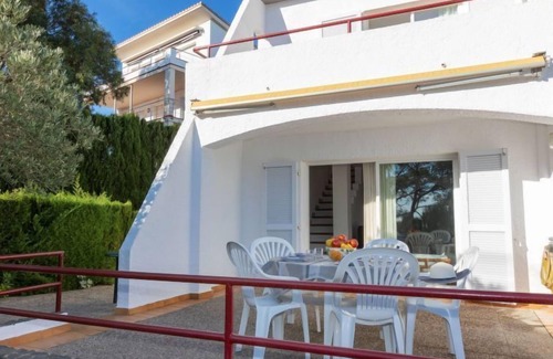 Llanca House | Relaxing Oceanfront Retreat at Residencial Cap de Grifeu