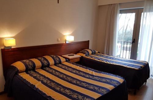Fatima House | Discover Residencial Coroa D'Ouro: Family-Friendly Retreat