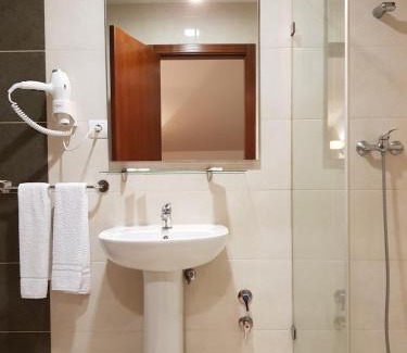 Fatima House | Discover Residencial Coroa D'Ouro: Family-Friendly Retreat