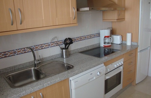 San Luis de Sabinillas Apartment | Inviting Apartment for 6 in Manilva - Residencial Duquesa