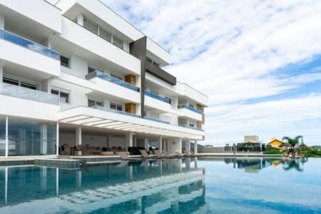 Ingleses do Rio Vermelho Apartment | Discover Residencial Espelho Das Aguas - 4-Star Oceanfront Retreat