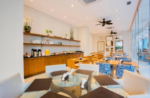 Pompeia Apartment | Delightful Residencial Estanconfor Santos with Pool & Spa
