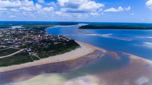Nova Vicosa House | Pet-Friendly Residencial Gaivotas: Steps to Nova Vicosa Beach