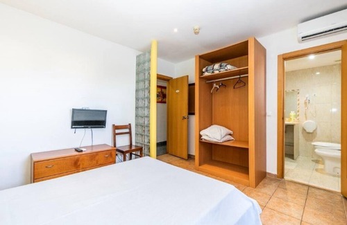 Charneca de Caparica e Sobreda Hotel | Family-Friendly Stay at Residencial Lareira do Pinheirinho