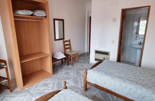 Charneca de Caparica e Sobreda Hotel | Family-Friendly Stay at Residencial Lareira do Pinheirinho