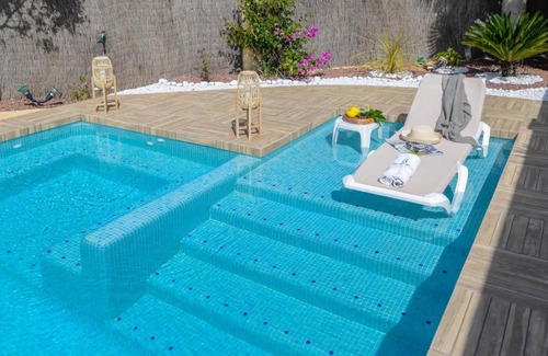 Puente Genil House | Idyllic Residencial Las Torrecillas with Private Pool