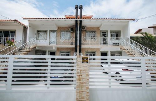 Barra da Lagoa Apartment | Pet-Friendly Retreat at Residencial Mizinho - Rated 9.9/10!