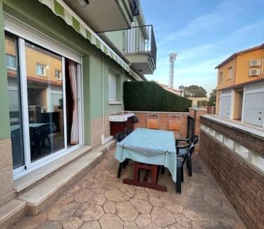 Miami Platja House | Beachside Retreat: Residencial Spiaggia Dorata, 4-Star Stay