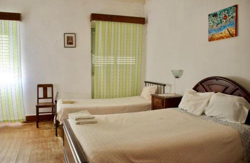 Fundao Bed & Breakfast | Budget-Friendly Stay at Residencial Tarouca with Dining
