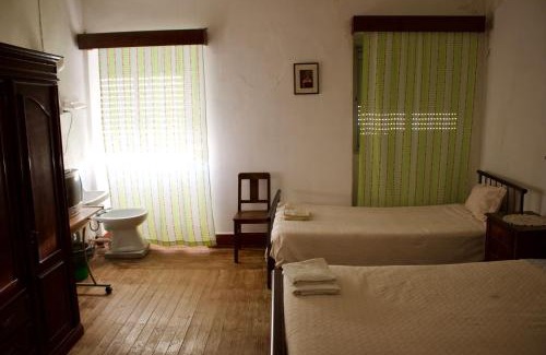 Fundao Bed & Breakfast | Budget-Friendly Stay at Residencial Tarouca with Dining