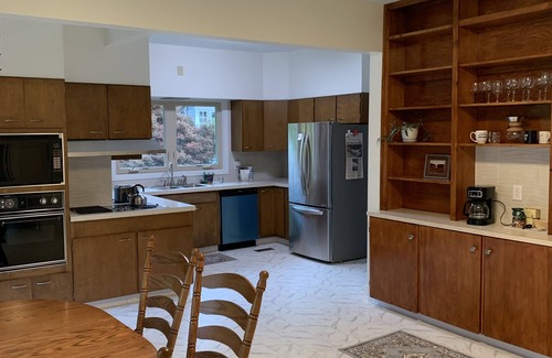Lima House | Ideal Retreat Near Park in Family-Friendly Neighborhood