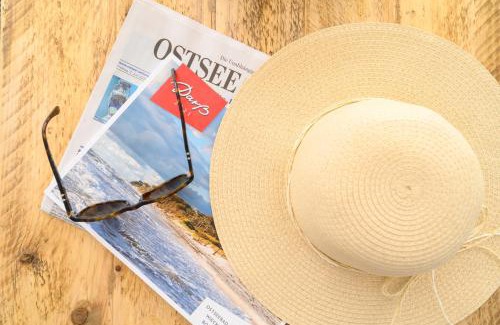 Zingst Apartment | Oceanfront Residenz am Strand Deichpoofe - Family Friendly Stay