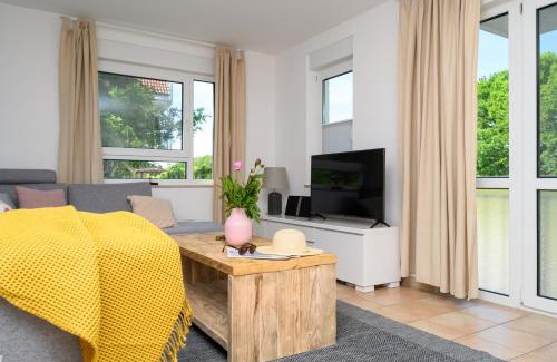Zingst Apartment | Oceanfront Residenz am Strand Deichpoofe - Family Friendly Stay
