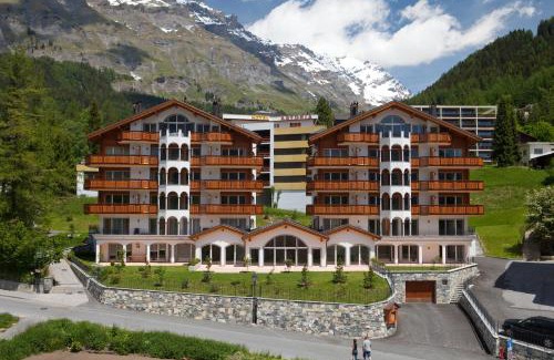 Leukerbad Apartment | Elegant Residenz Ambassador B33 with Hot Tub & 9.5 Rating