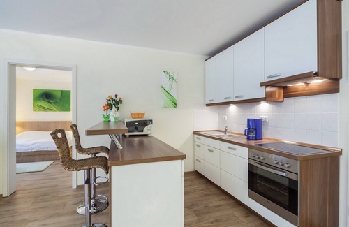 Ostseebad Boltenhagen Apartment | Oceanfront Residenz Seestern Wohnung 22 with Pool & Spa