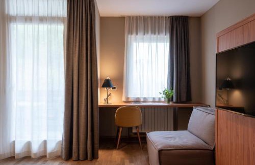 Sand in Taufers Apartment | Charming Residenz Feldmühle by Castle Taufers with Pool