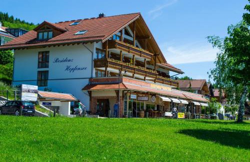Hopfen am See Apartment | Residenz Hopfensee: Pet-Friendly Getaway with Dining Options