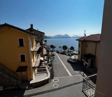 Feriolo House | Scenic Lakeside Retreat at Residenza a Schiera Feriolo