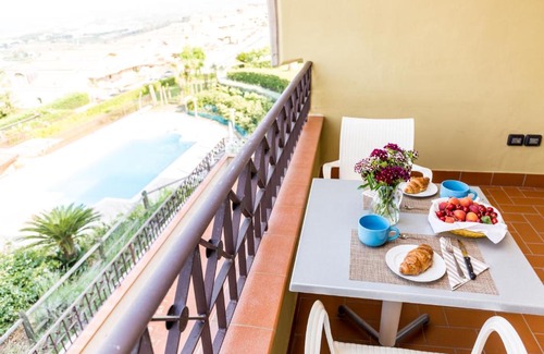 Marina di Vasto House | Discover Residenza Borgo degli Ulivi with Pool & Breakfast