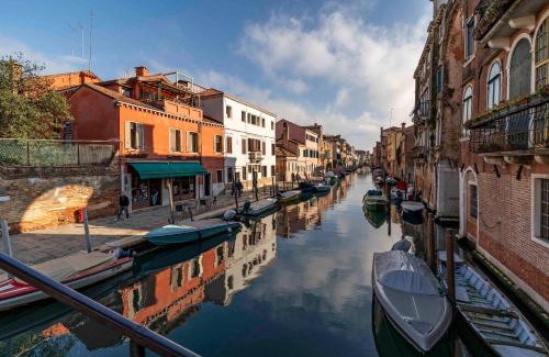 Cannaregio Villa | Discover Family-Friendly Comfort at Residenza Ca' Giacomo