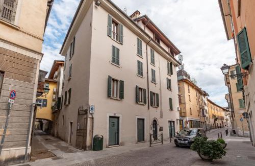 Centro Storico Nord Apartment | Cozy Appartamento Capriolo 28 - Family & Pet Friendly