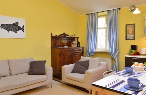 Lazise Old Town Apartment | Guest Rated 9.6: Residenza Corsocangrande25 with Ocean View