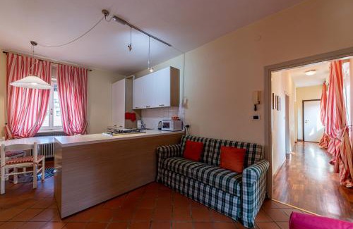 Lazise Old Town Apartment | Top-Rated Residenza Corsocangrande25: Pet & Child Friendly