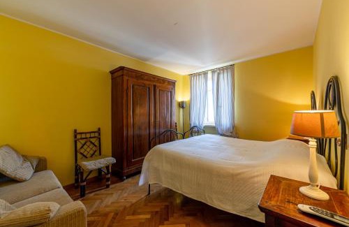 Lazise Old Town Apartment | Top-Rated Residenza Corsocangrande25: Pet & Child Friendly