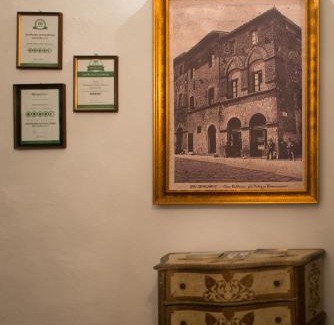 San Gimignano City Centre Hotel | Elegant Stay at Residenza D'Epoca Palazzo Buonaccorsi