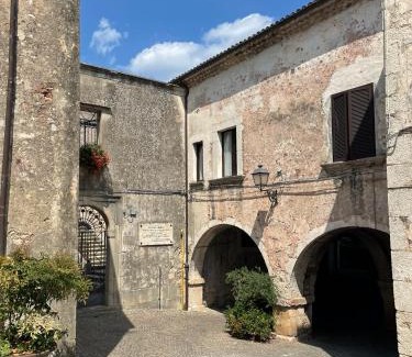 Fornelli Apartment | Pet-Friendly Residenza del Castello di Fornelli Awaits You