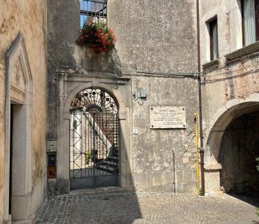 Fornelli Apartment | Pet-Friendly Residenza del Castello di Fornelli Awaits You
