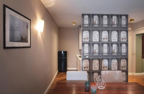 San Marco Apartment | Enchanting Residenza Ducato Corte Contarina with Hot Tub