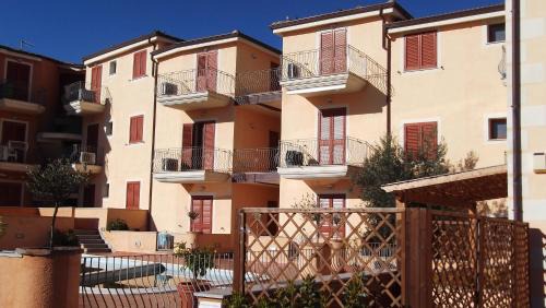 La Muddizza Apartment | Budget-Friendly Residenza I Gabbiani with Pool & Hot Tub