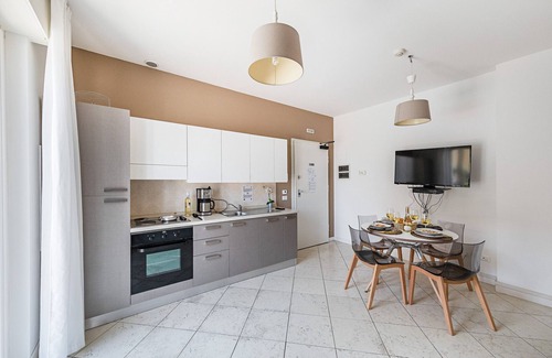 Desenzano del Garda Apartment | Pet-Friendly Residenza Miralago with Pool - 9.8/10 Rated