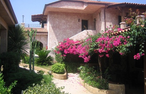 Parghelia House | Relax at Residenza La Vigna: 5-Bed Home with Pool