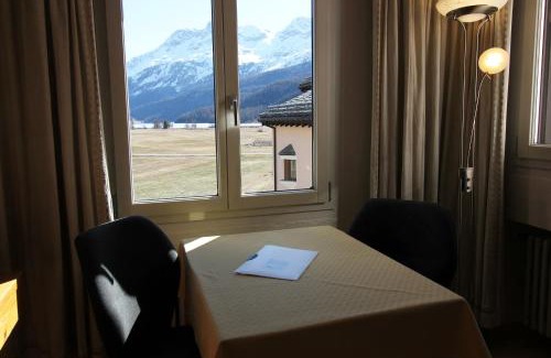 Sils-Maria Apartment | Cozy Residenza Lagrev: Pet-Friendly Retreat with Pool