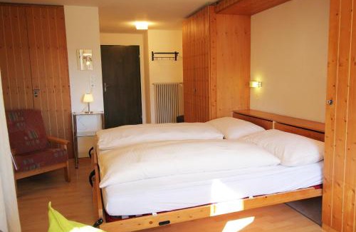 Sils-Maria Apartment | Cozy Residenza Lagrev: Pet-Friendly Retreat with Pool