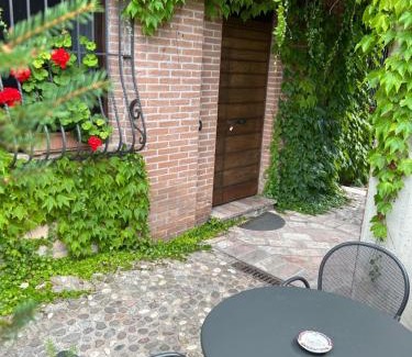 Fossato di Vico House | Beachfront Residenza Le Querce with Pool & Ocean Views