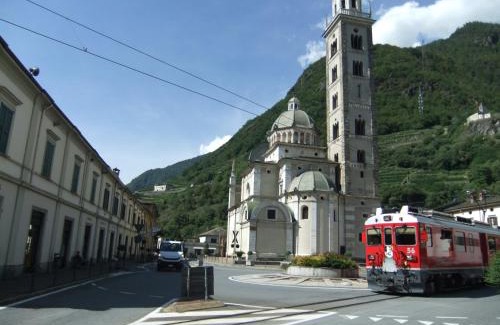 Madonna di Tirano Apartment | Budget-Friendly Residenza Le Torri: Guest Rated 9.8/10